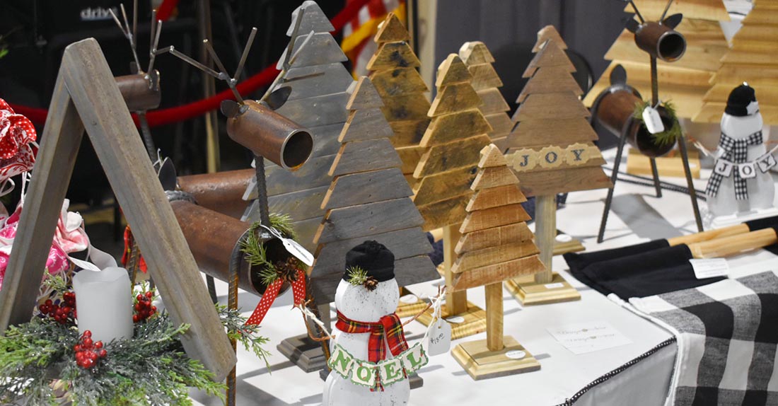 holiday-artisans-market-crafts Crafts at the Holiday Artisans Market